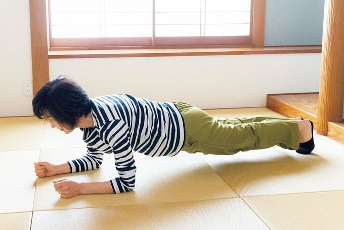 ストレッチ中の井田さん