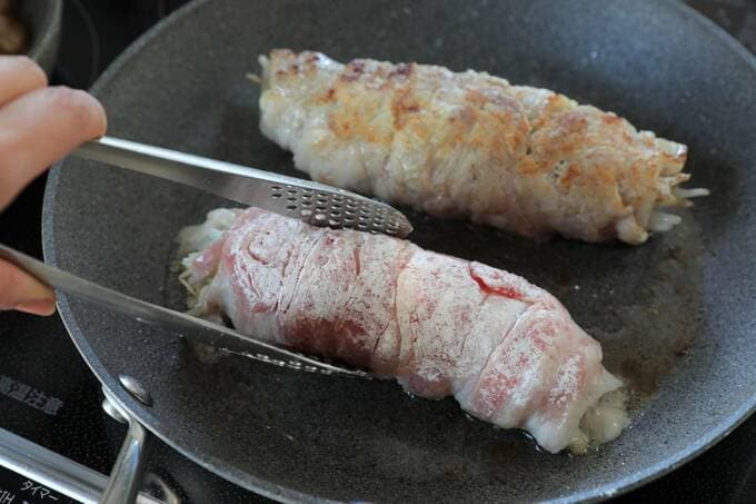 フライパンにまいたお肉