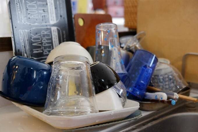 水が溜まっている食器