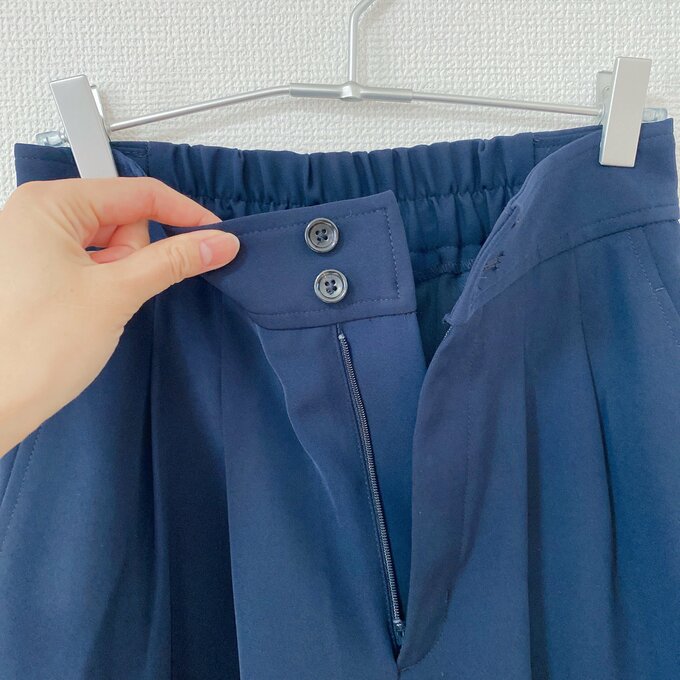 前の部分はボタンとファスナー