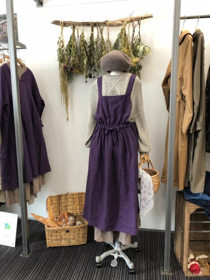 サロペットワンピース