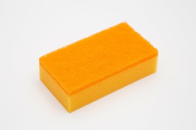 食器洗い用スポンジの正しい使い方を紹介します（画像イメージ：PIXTA）