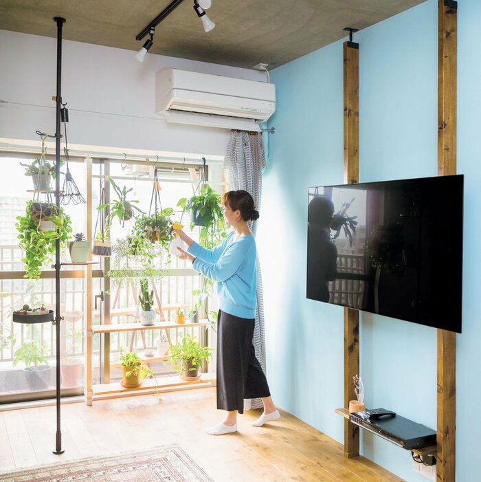 テレビや観葉植物も！つっぱり棒でここまでおしゃれな部屋ができた