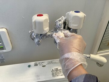 「重曹ホイップ」で浴室の汚れを一掃。黒ずみ・ヌメリにふわふわ泡が効く