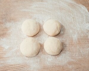 生地を4分割する