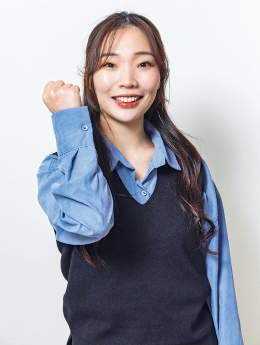 拳を握るりなてぃさん