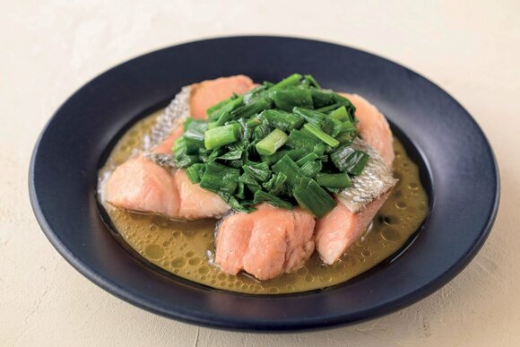 ゆで鮭のニラマリネ