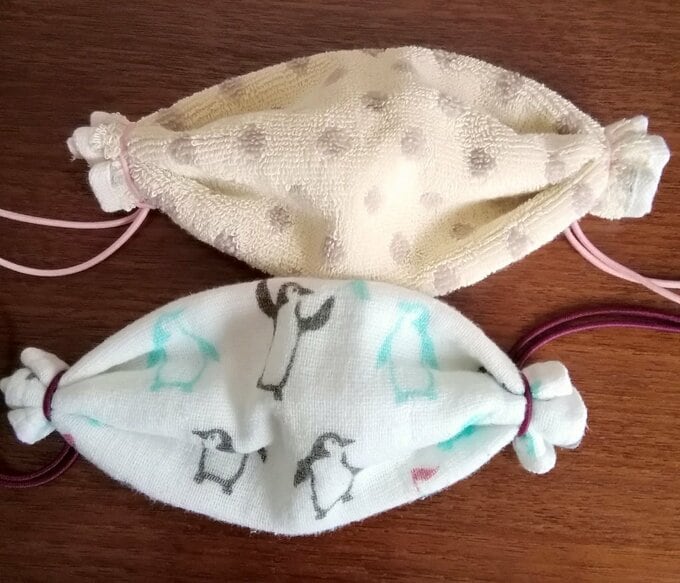 手づくりマスク2つ