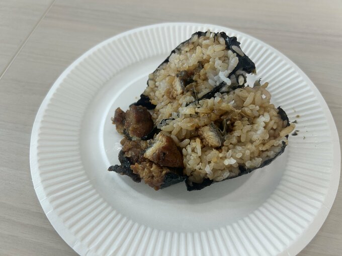 うなぎむすび　割る