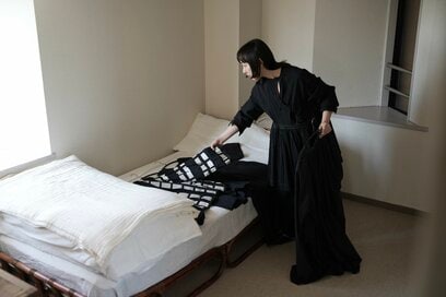 40代で「服を減らした」方法5つ。ボトムスは2枚だけ、着たい服しかなくなった