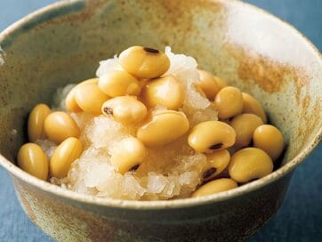 料理家が繰り返しつくる便利な保存食「しょうゆ大豆」。手間なしでほっくりおいしい