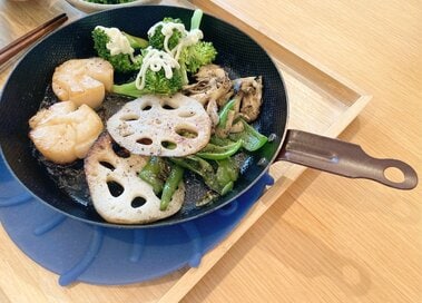 50代の小さな食卓。即席の汁からコンビニ麺まで、簡単おいしいリアルごはん