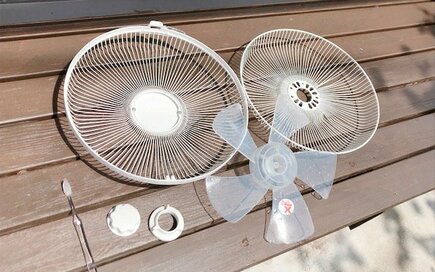 残暑を快適に過ごすために、エアコンや扇風機をいったんお手入れしましょう