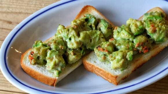 アボカドの鮭マヨサラダ