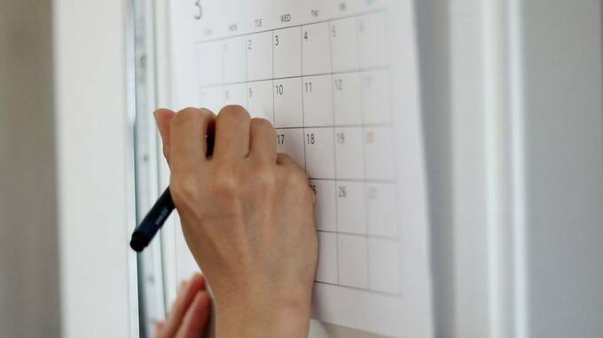 カレンダーに書く様子