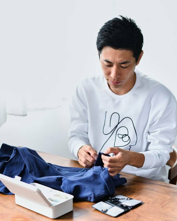 ボタンつけとクリーニング出しは夫に頼る