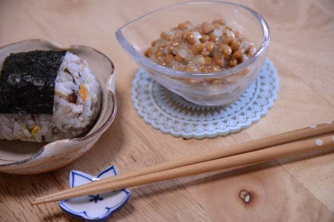 納豆とたまねぎのオリーブ味噌あえ