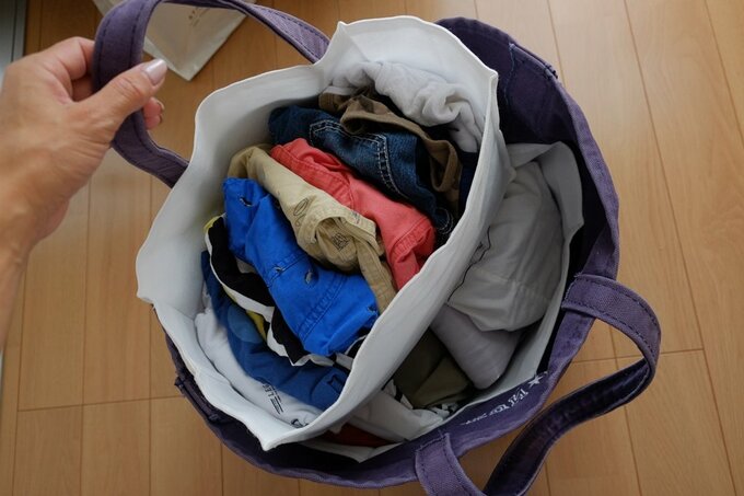 大きなトートバッグに布製のボックスを収納した様子