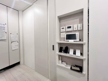 ニッチがあると快適な場所は？スリッパ、充電器類、プリントが片づく家の建て方