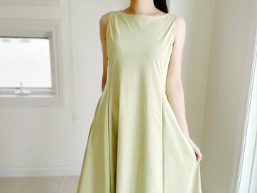 アラフォーは「ユニクロ2990円・着やせワンピース」が夏必須。涼しくてポケットもあり