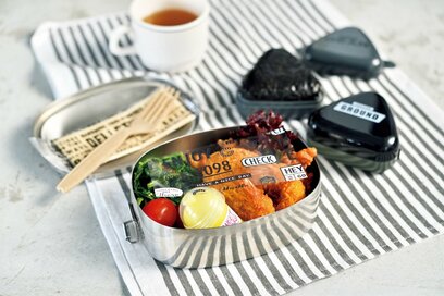 100円お弁当グッズ最新情報。おにぎりケースは電子レンジ可