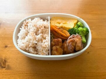 たった10分でつくれる「夏休み弁当」。卵焼きもレンチン、残り物も活用