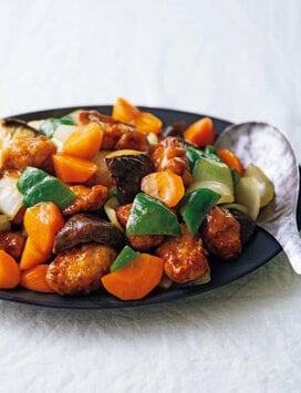 野菜たっぷり黒酢豚。疲労回復に酢とビタミンで免疫力UP！