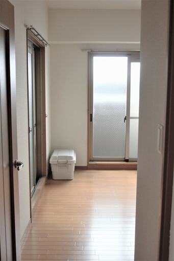 カーテンレールがあった頃の窓