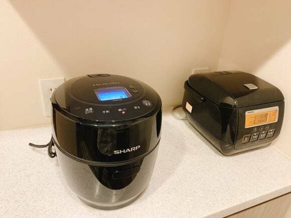 ホットクックのとなりに炊飯器