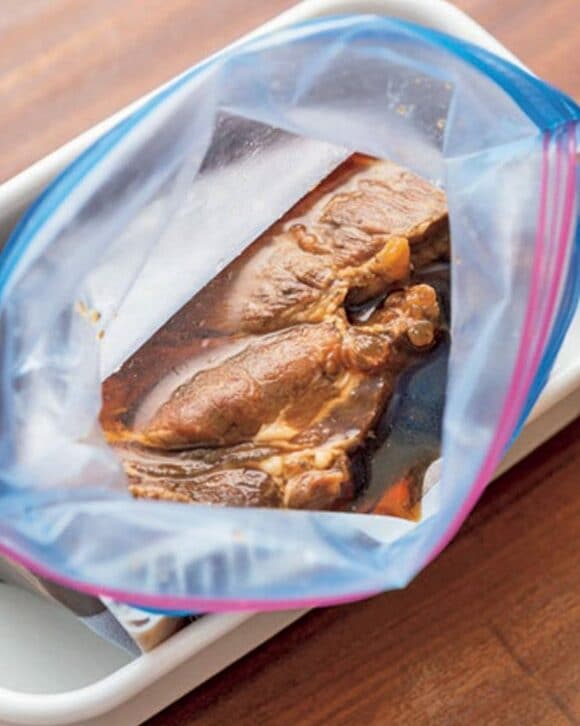 ジップロックにお肉