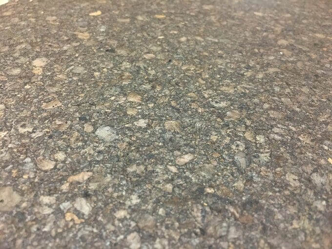 コルクタイルの表面