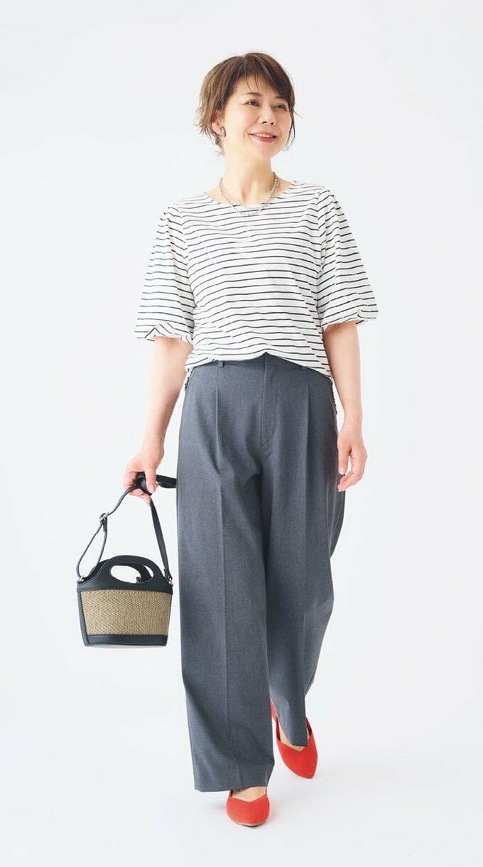 ユニクロのタックワイドパンツのコーディネート