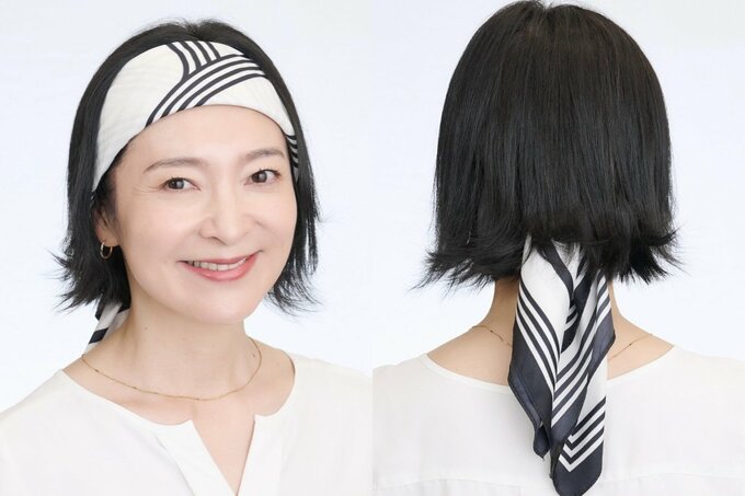 スカーフを巻いた女性