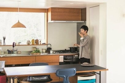 50代、山里に移住して1年半。作家・小川糸さんが手に入れた「シンプルな暮らし方」