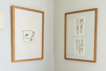 お金をかけずに“センスのいい”部屋をつくるアイデア。捨てられない「子どもの絵」もアートに