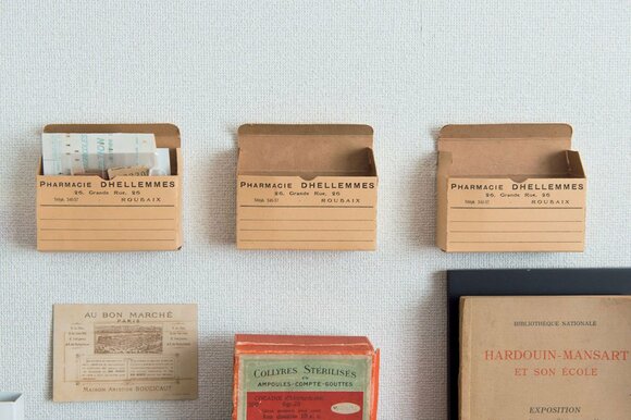 均等に並べて壁のポイントに