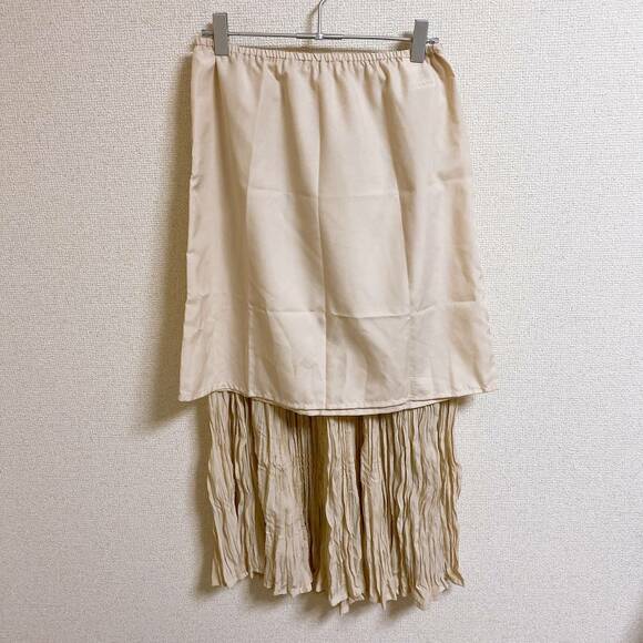 ツイストプリーツロングスカートの中身