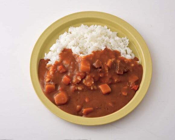 ホテル・シェフ仕様特製ビーフカレー中辛を盛りつけた様子