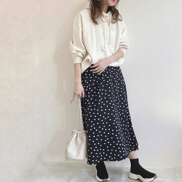 ロングスカートと合わせたコーデ