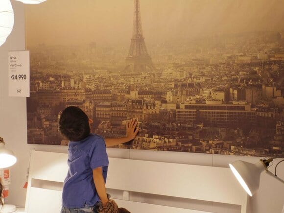 こちらはエッフェル塔が見える部屋