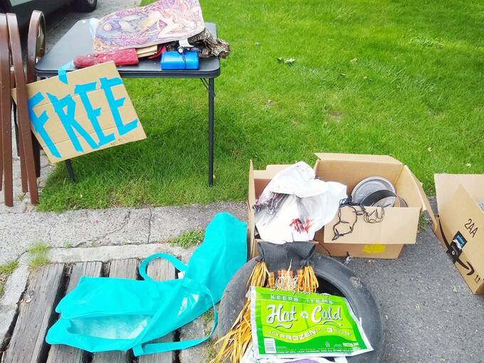 FREEと張り出されている不用品