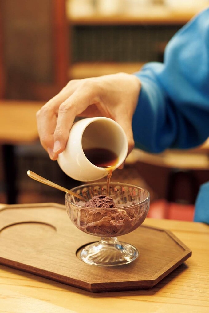 自家焙煎のコーヒーと自家製アイスクリーム