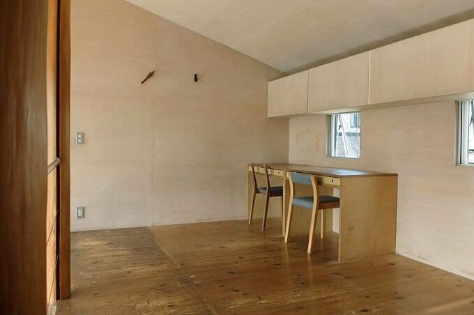 「スミレアオイハウス」2階