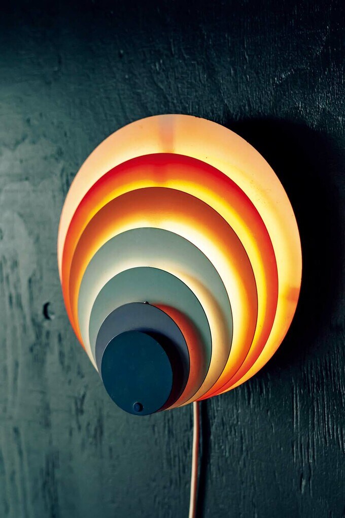 陰影が美しい北欧の照明