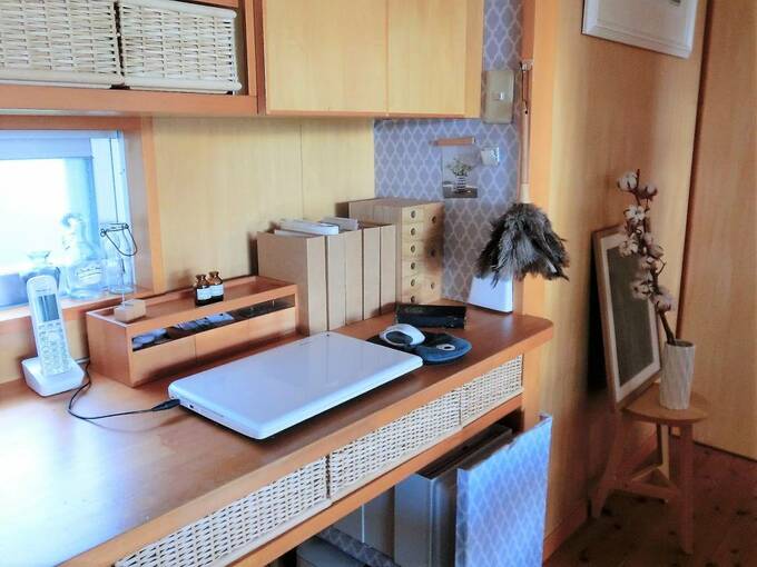 使い終わったらブックを閉じてスタンドが並んでいる場所へ戻す