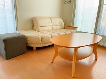 ローテーブルを手放す！50代がのびやかに過ごす、部屋の見直し方