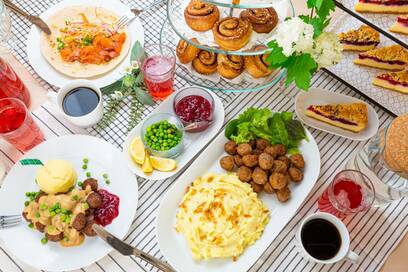 イケアレストランが渋谷に登場。サーモン定食やドーナツなどの限定も