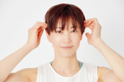 「更年期」のつらい頭痛をやわらげるセルフケア術。目の疲れ、肩こりの改善にも