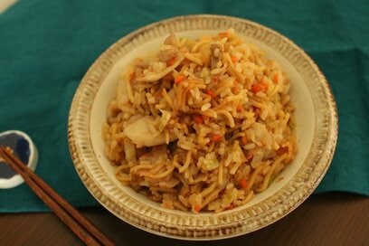 絶妙なおいしさの「そばめし」レシピ。ガッツリなのに濃すぎずお昼ごはんにぴったり