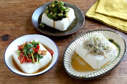 夏の簡単冷ややっこアレンジ3つ。キュウリ塩昆布やエスニック風